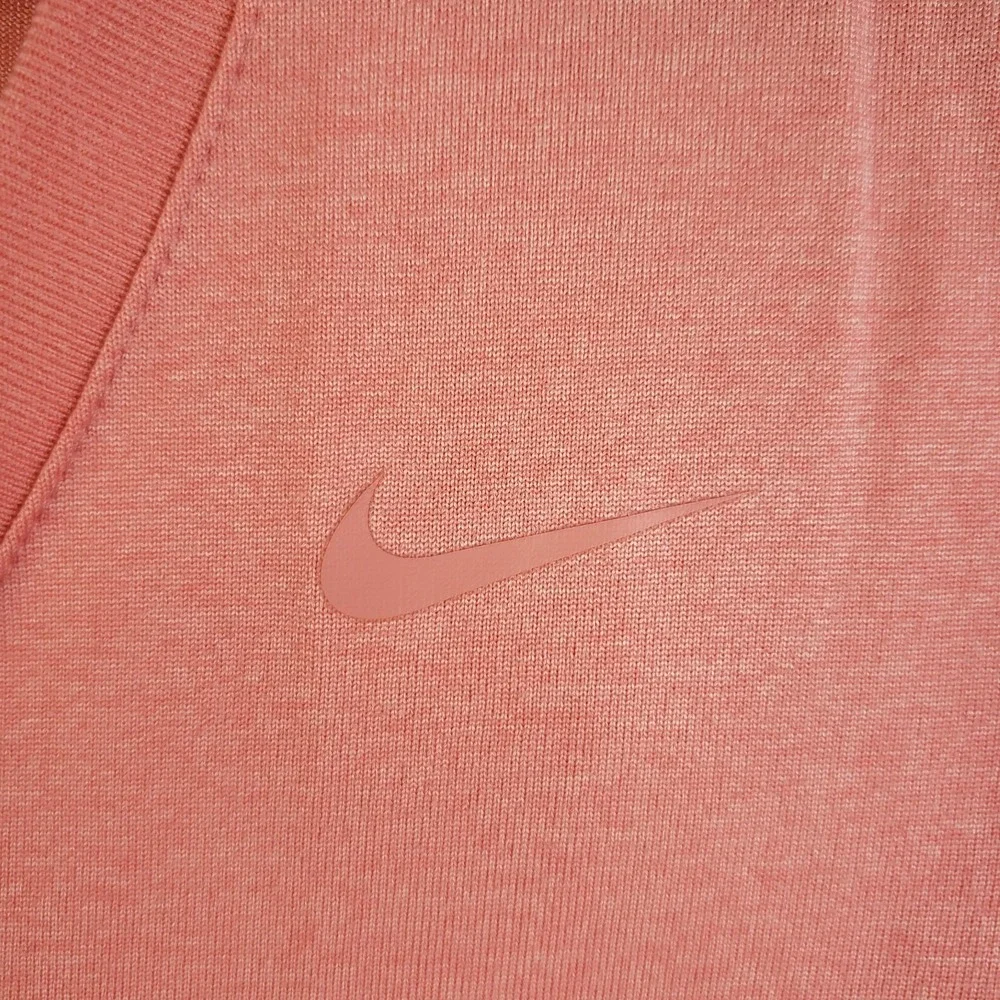 Nike T-Shirt Women's Medium Salmon Athletic Cut The Nike‎ Tee DRI-FIT Top